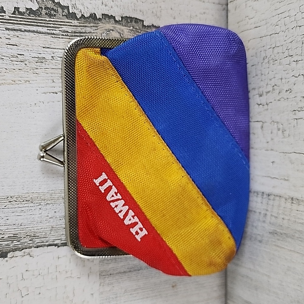 Vintage Hawaii rainbow stripe coin change purse kiss lock latch